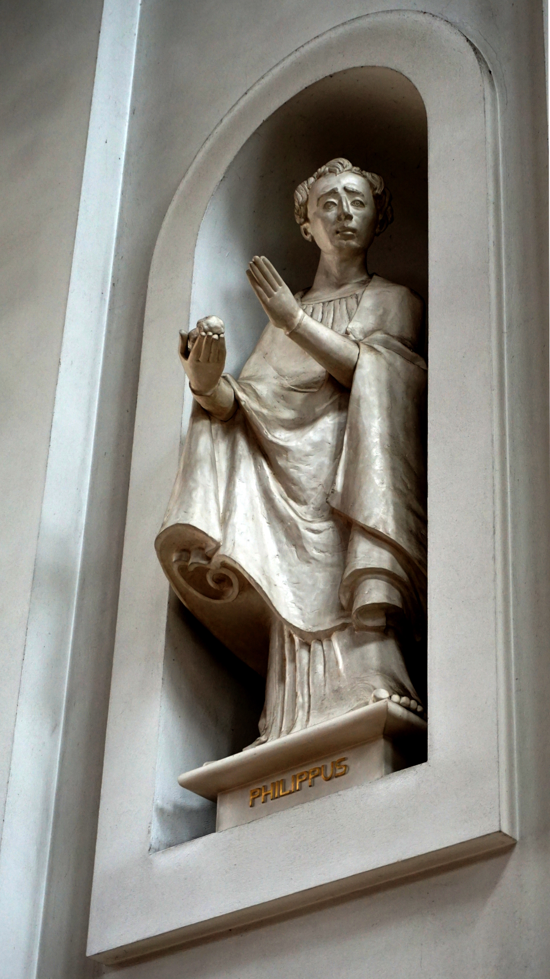 Apostelstatue Philippus in St. Clemens, Hannover — Experiment