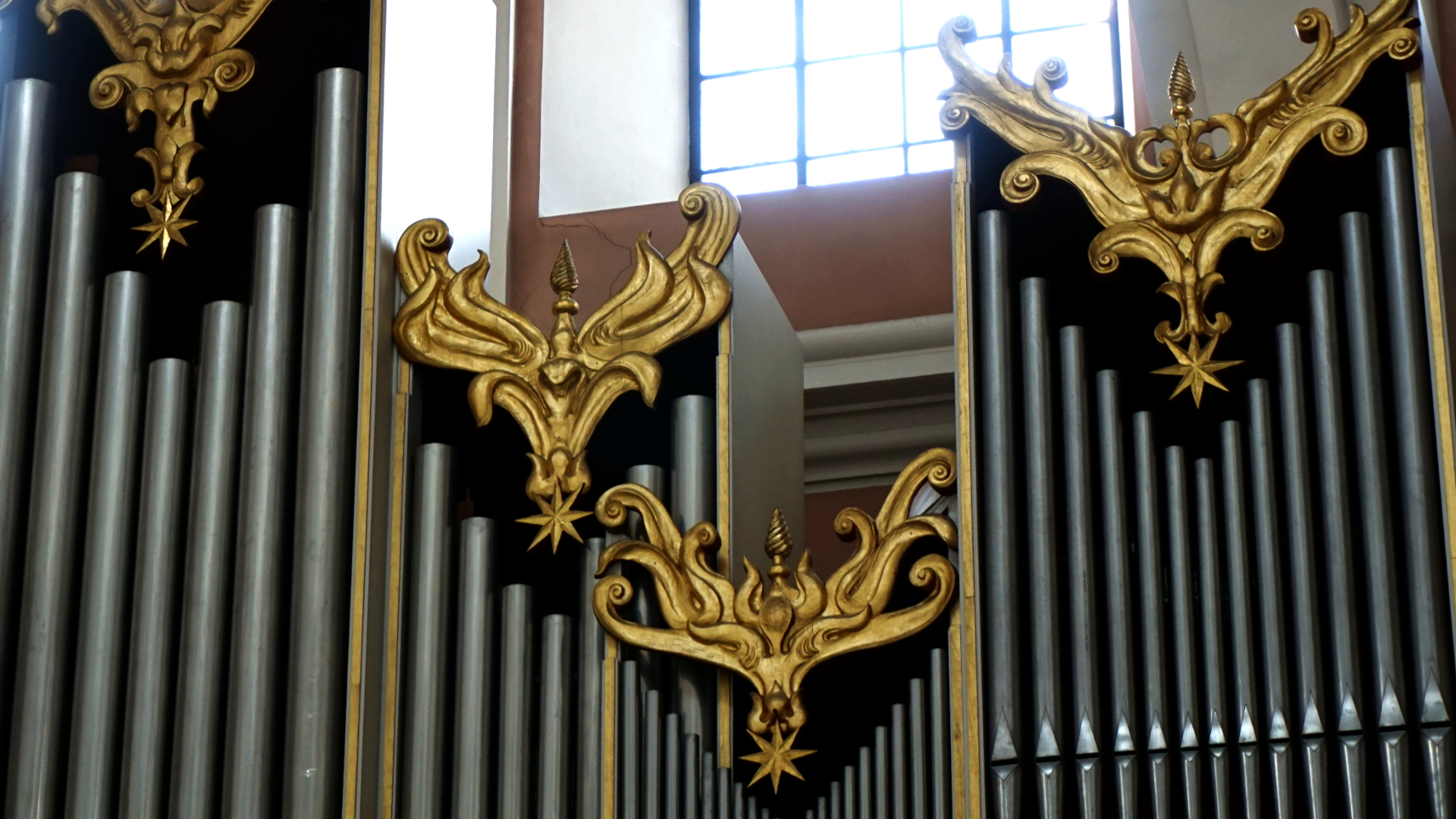 Prospekt der Orgel in St. Clemens, Hannover — Experiment